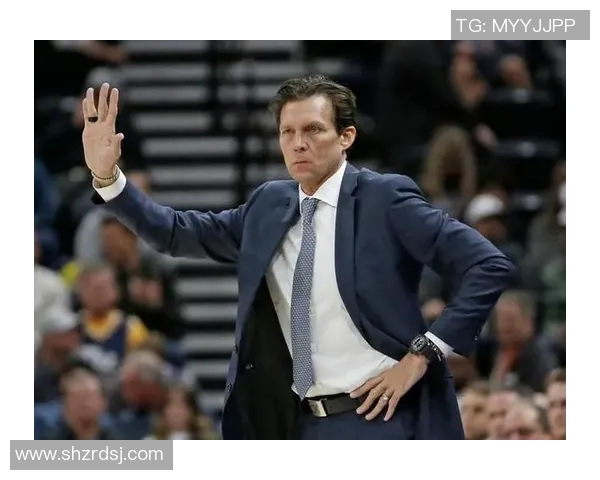 爵士队主帅斯奈德荣膺西部月最佳教练，成为篮球界新风标