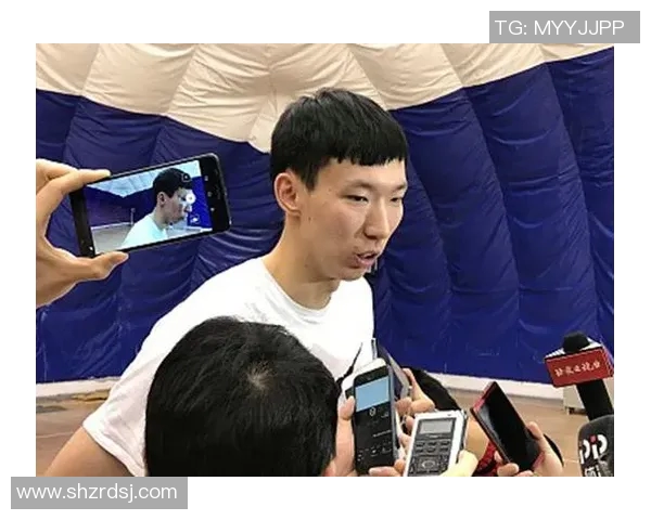 周琦下赛季将继续留在NBA，他已完成与火箭队的续约谈判